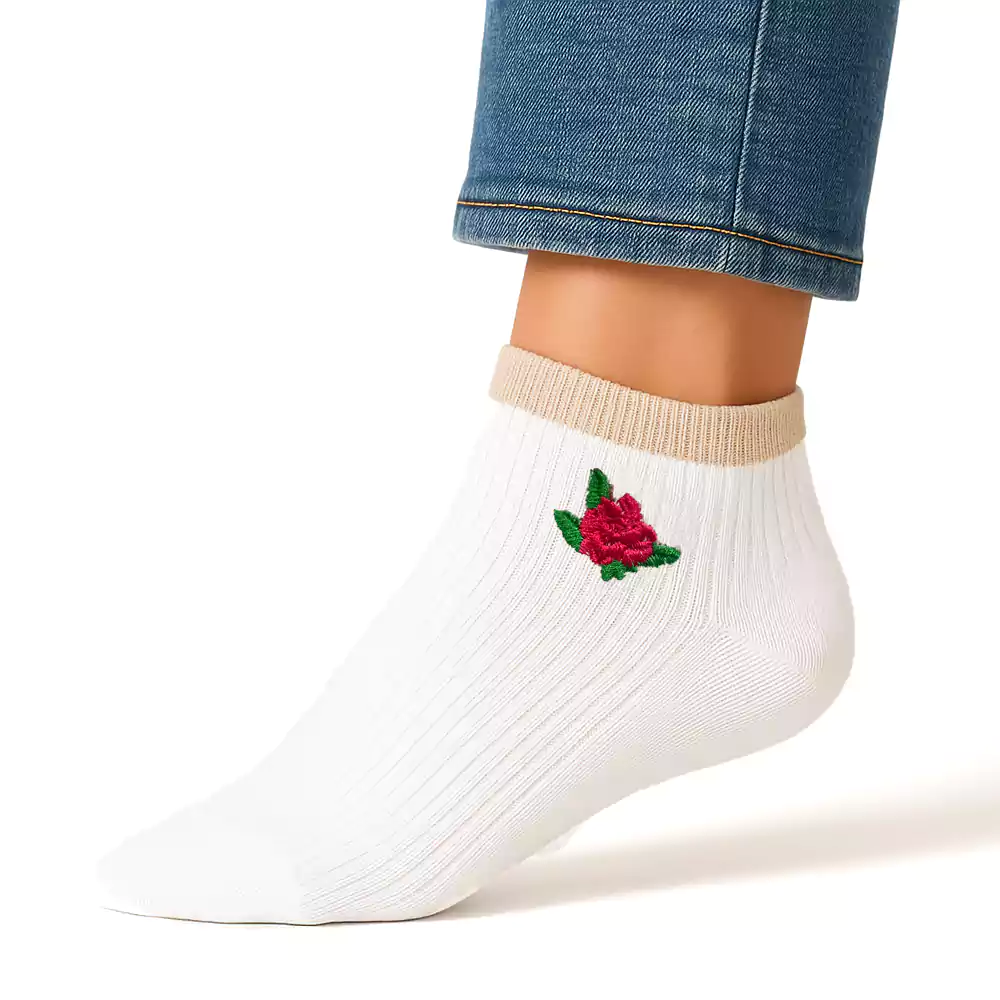 جوراب مچی سفید گلدوزی گل قرمز